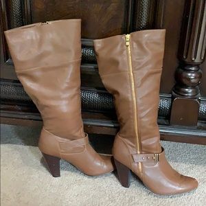 Tan and gold heeled boots Eroine